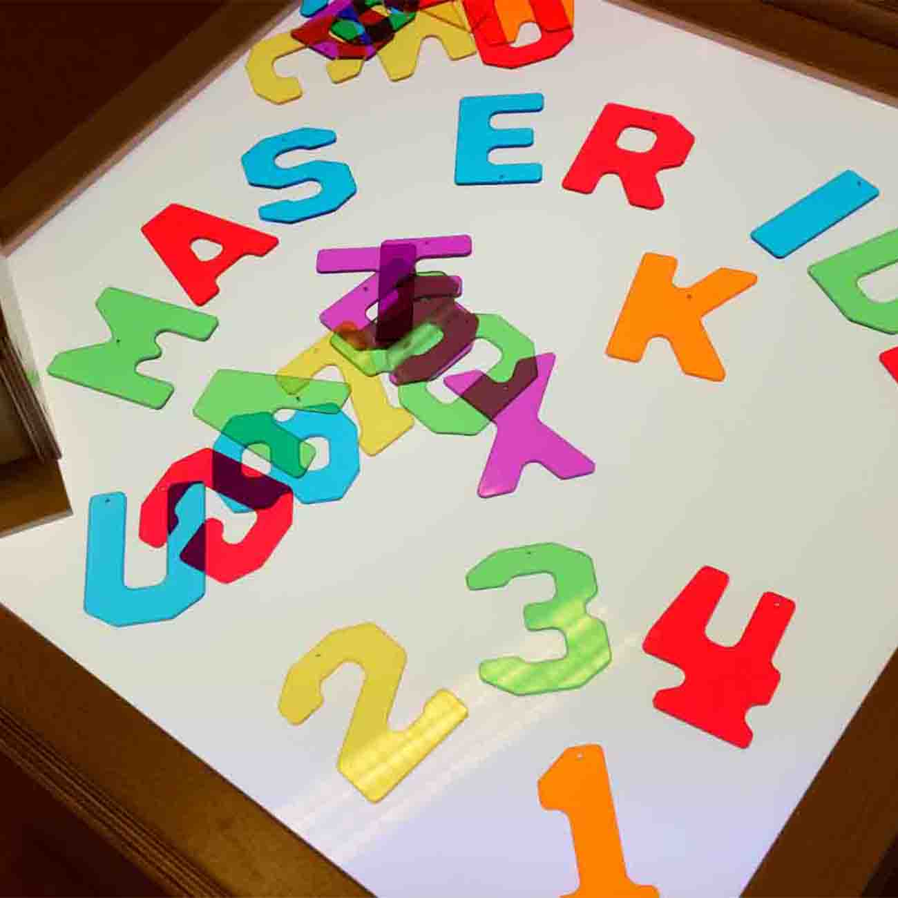 Set litere si cifre acrilic colorat transparent, +3 ani, Masterkidz
