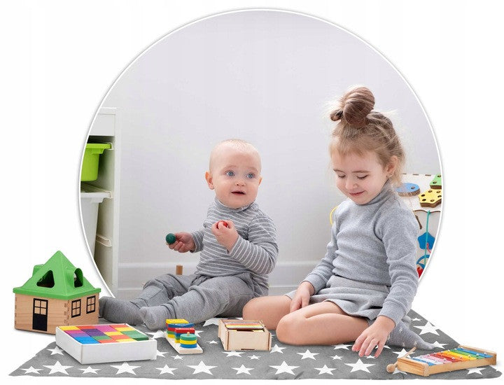 Cort de joaca pentru copii, cu fereastra, 3 perne, lumini si ghirlanda, 120 x 120 x 165 cm, Nukido, Gri cu Stelute, 740020