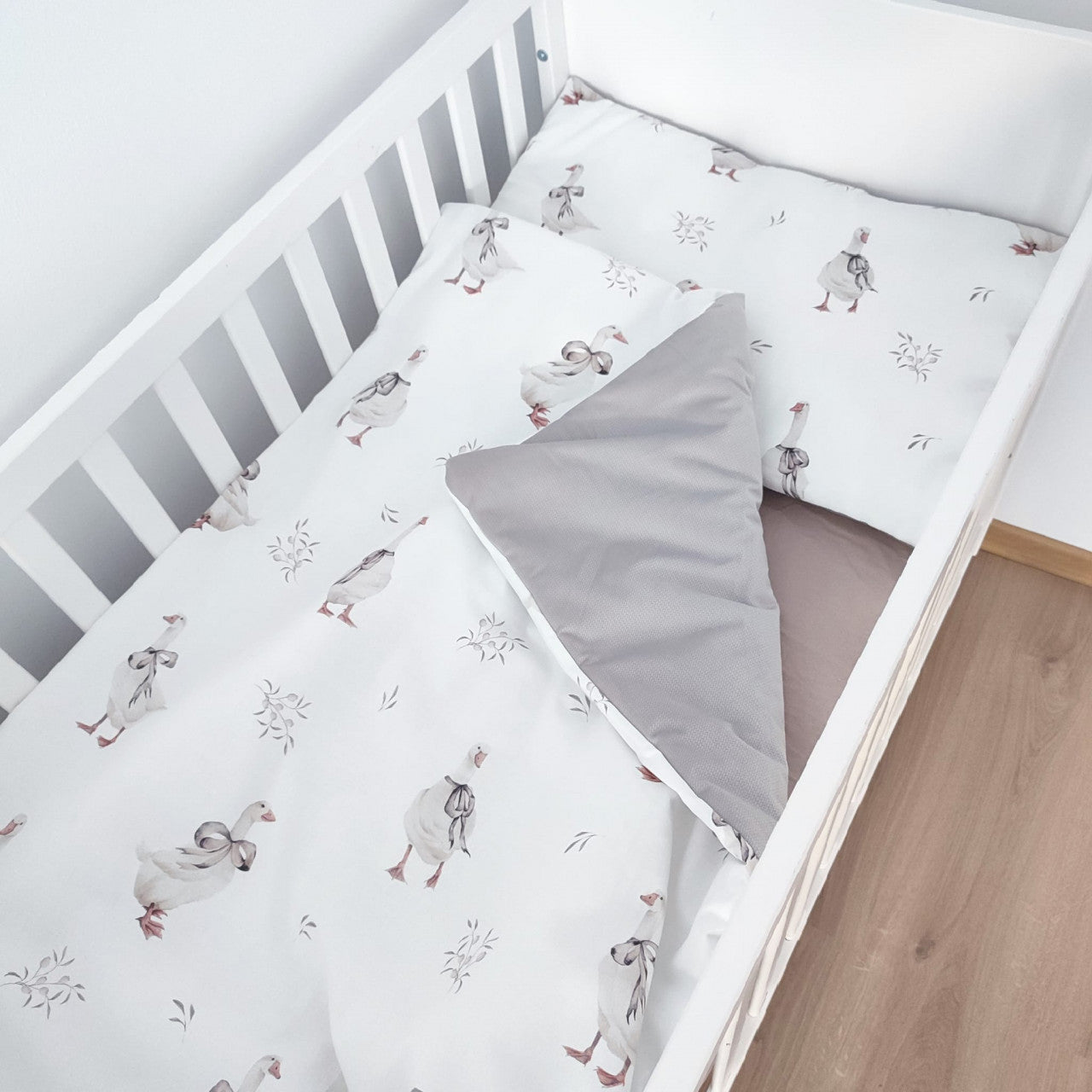 Lenjerie de pat pentru copii, plapuma cu umplutura si perna, Colectia Gaste, marimea M, 100 x 75 cm, Koell