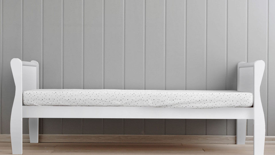 Patut Bebe, 140x70 cm, din Lemn Masiv, Transformabil, Noble White, Woodies Safe Dreams